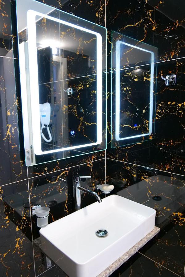 Elite Hotel Sarande Bagian luar foto