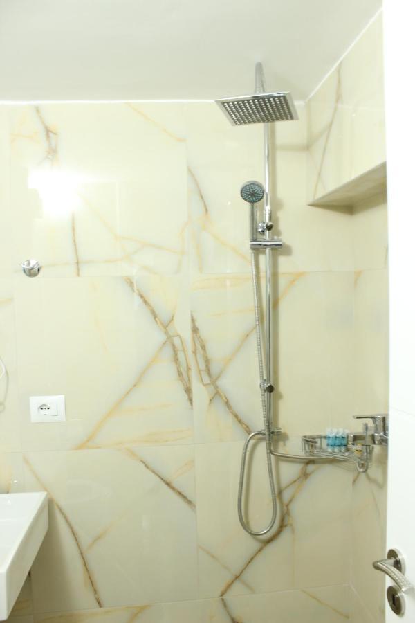 Elite Hotel Sarande Bagian luar foto