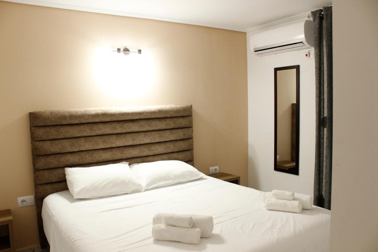 Elite Hotel Sarande Bagian luar foto
